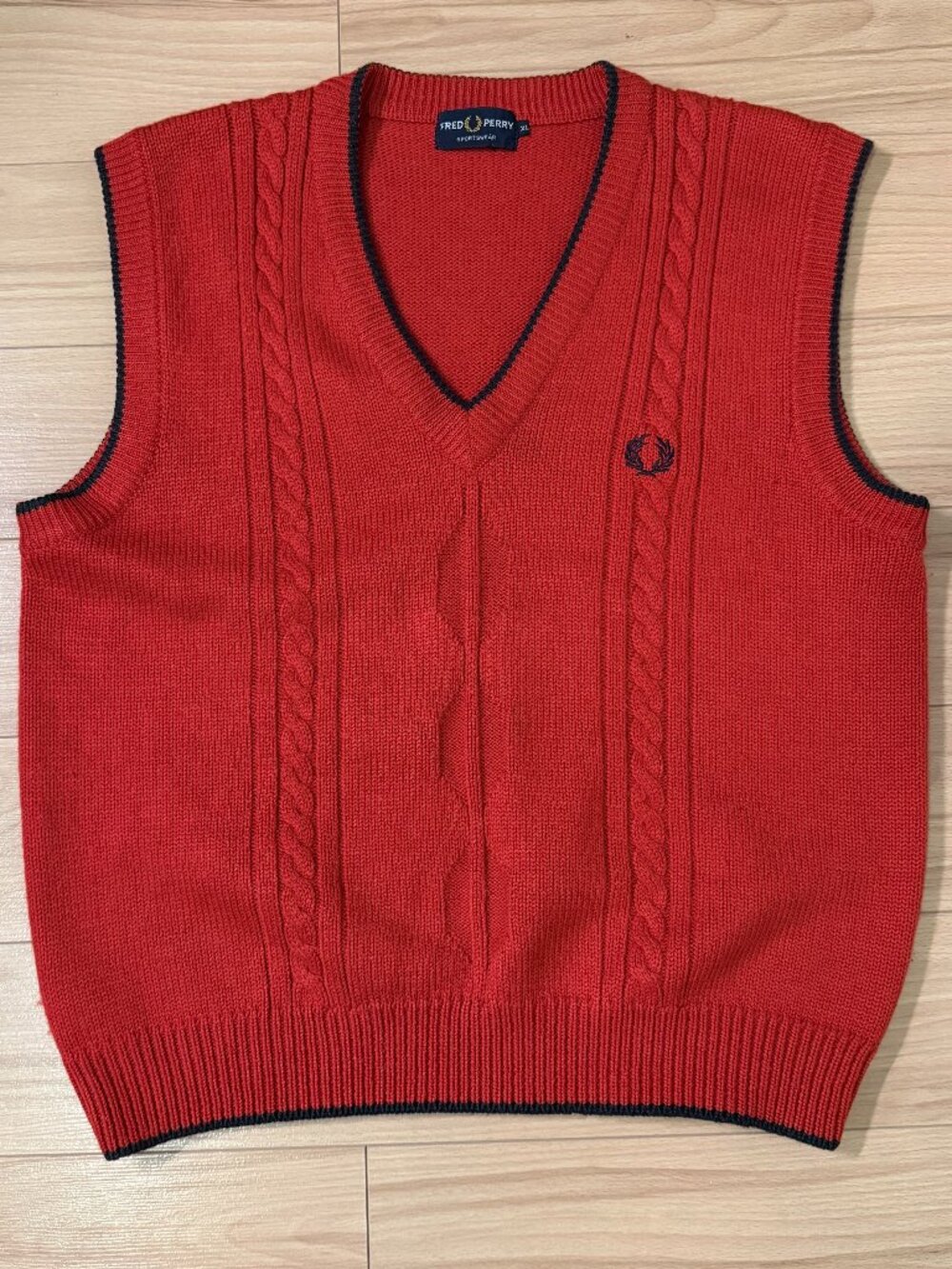 Fred Perry Vintage Cable Knit Sweater Vest V-Neck Red Laurel Wreath Logo XL
